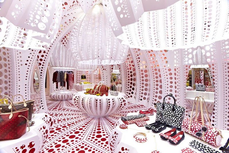 Louis Vuitton hợp tác với Yayoi Kusama 2012 Louis Vuitton hợp tác với Yayoi Kusama 2012